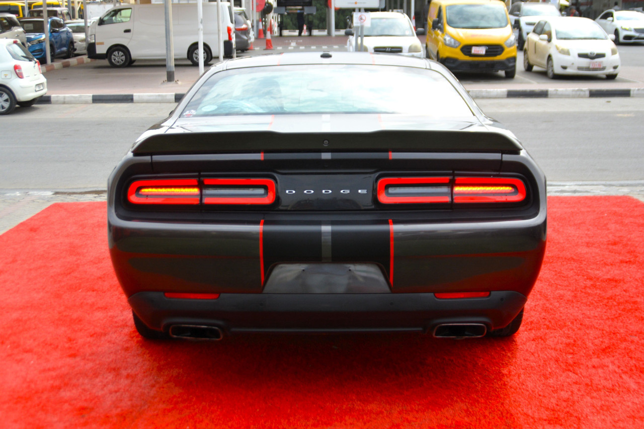 Dodge Challenger - Image 10