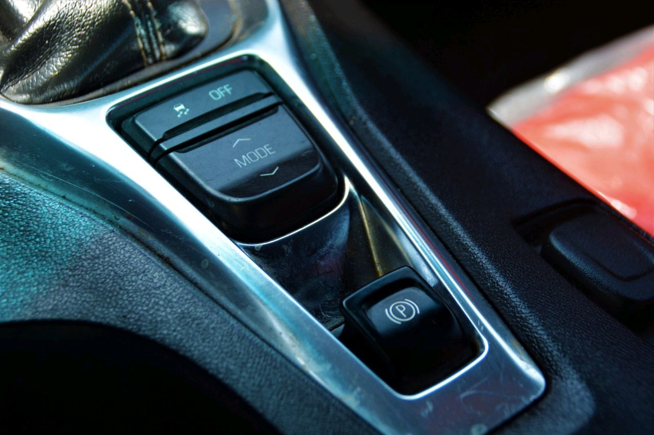 Chevrolet Camaro - Image 11
