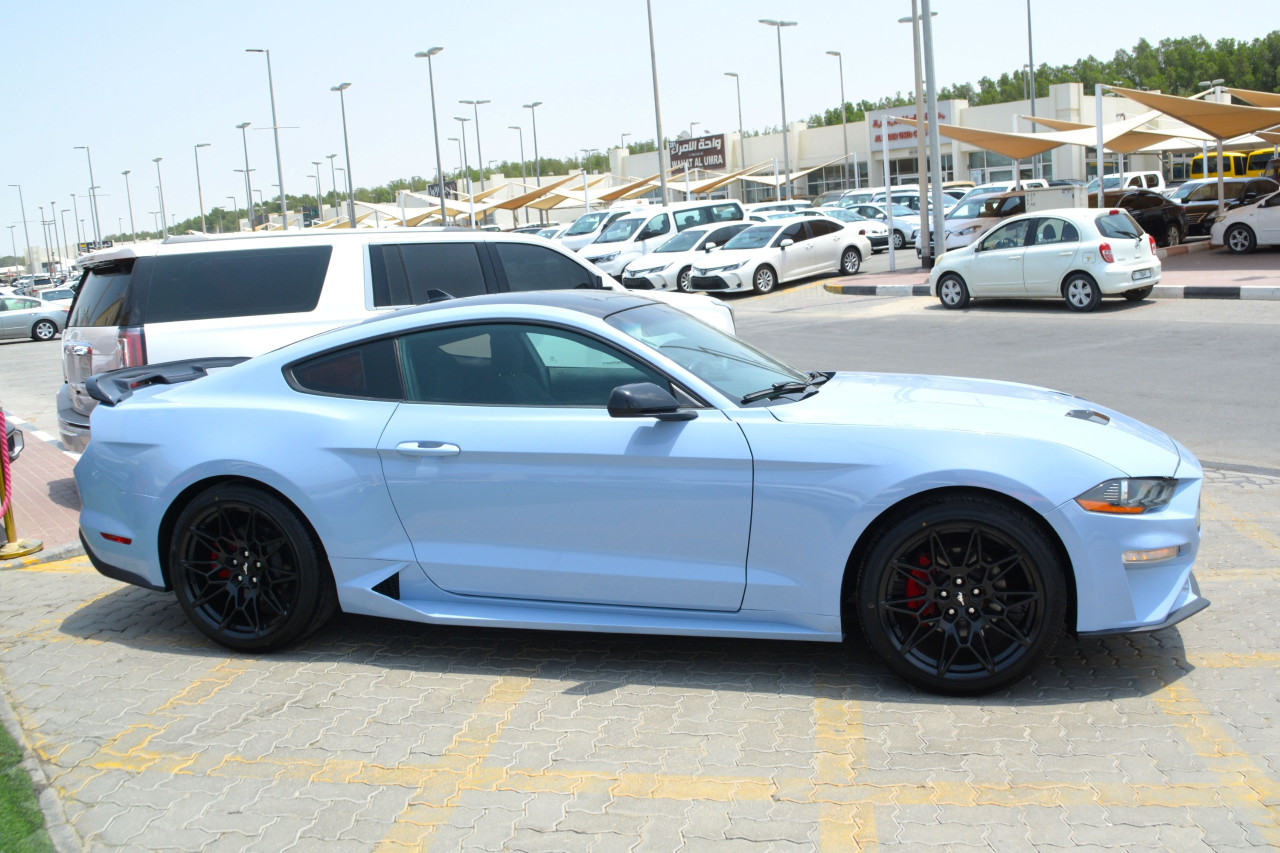 Ford Mustang - Image 11