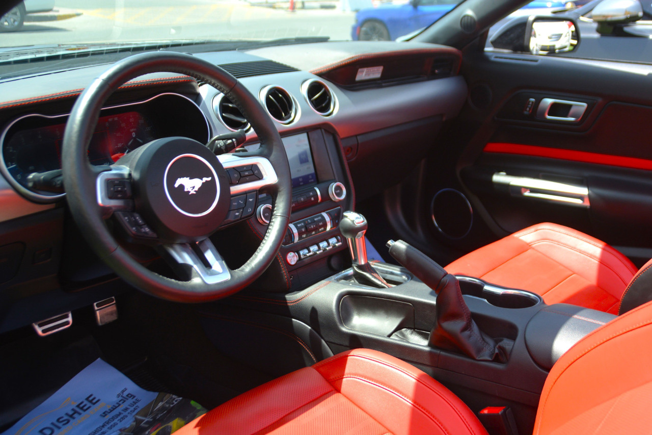 Ford Mustang - Image 6