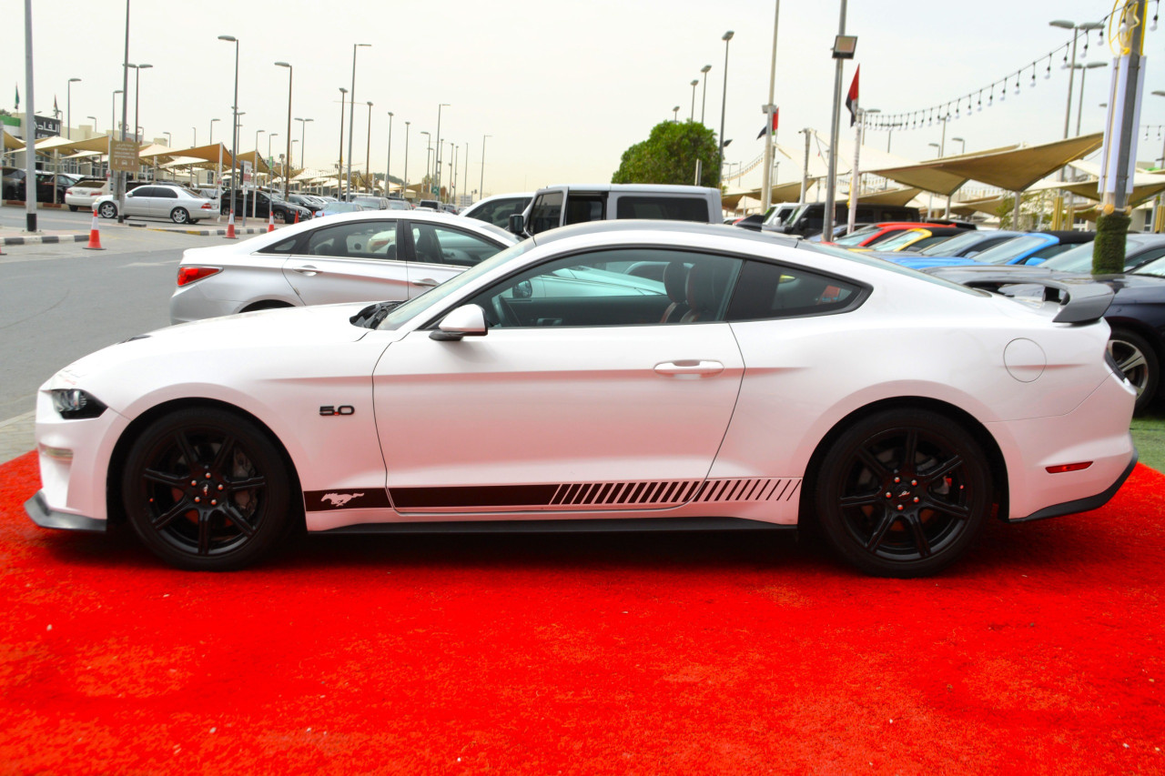 Ford Mustang - Image 9
