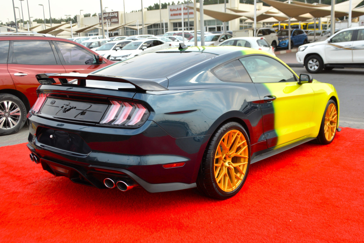 Ford Mustang - Image 9