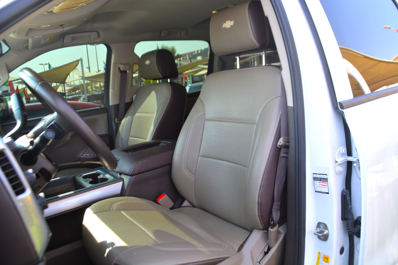 Chevrolet Silverado - Image 11