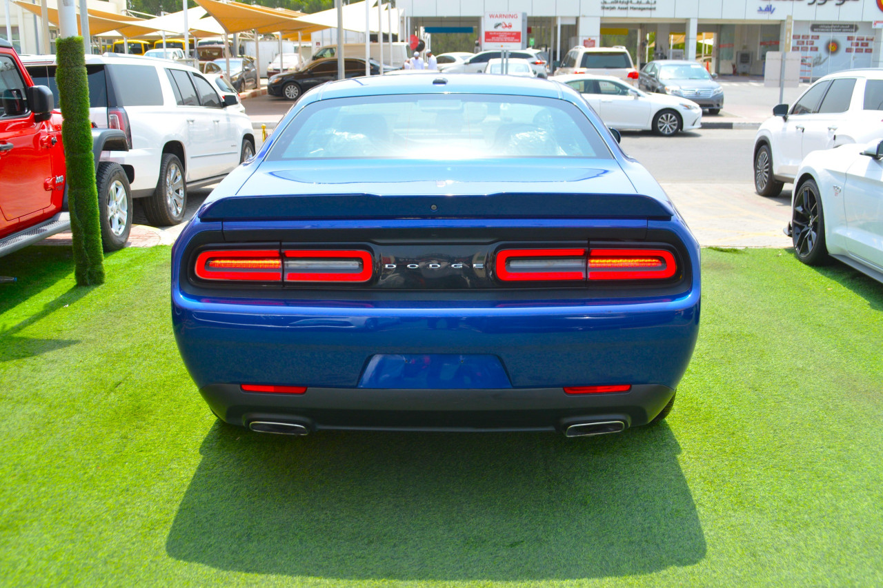 Dodge Challenger - Image 9