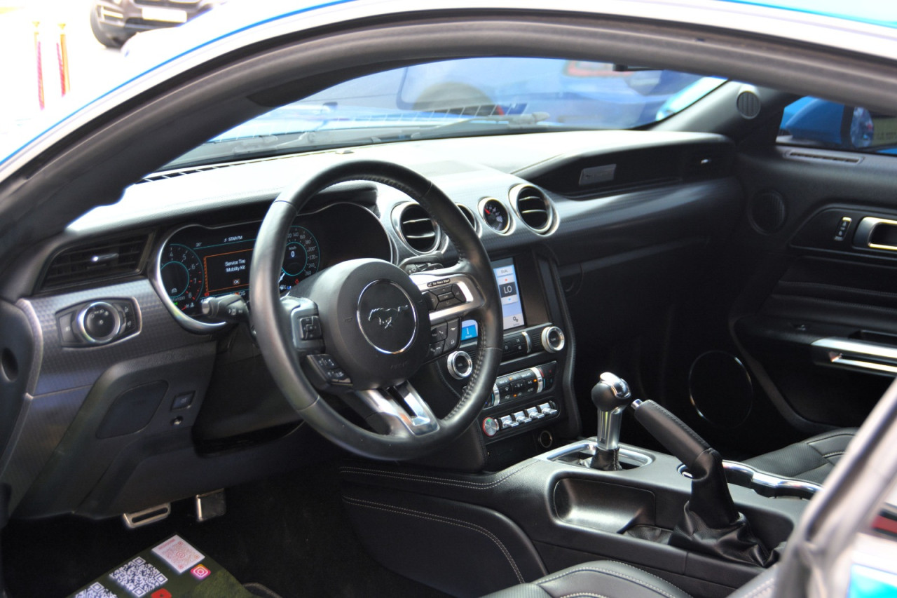 Ford Mustang - Image 9