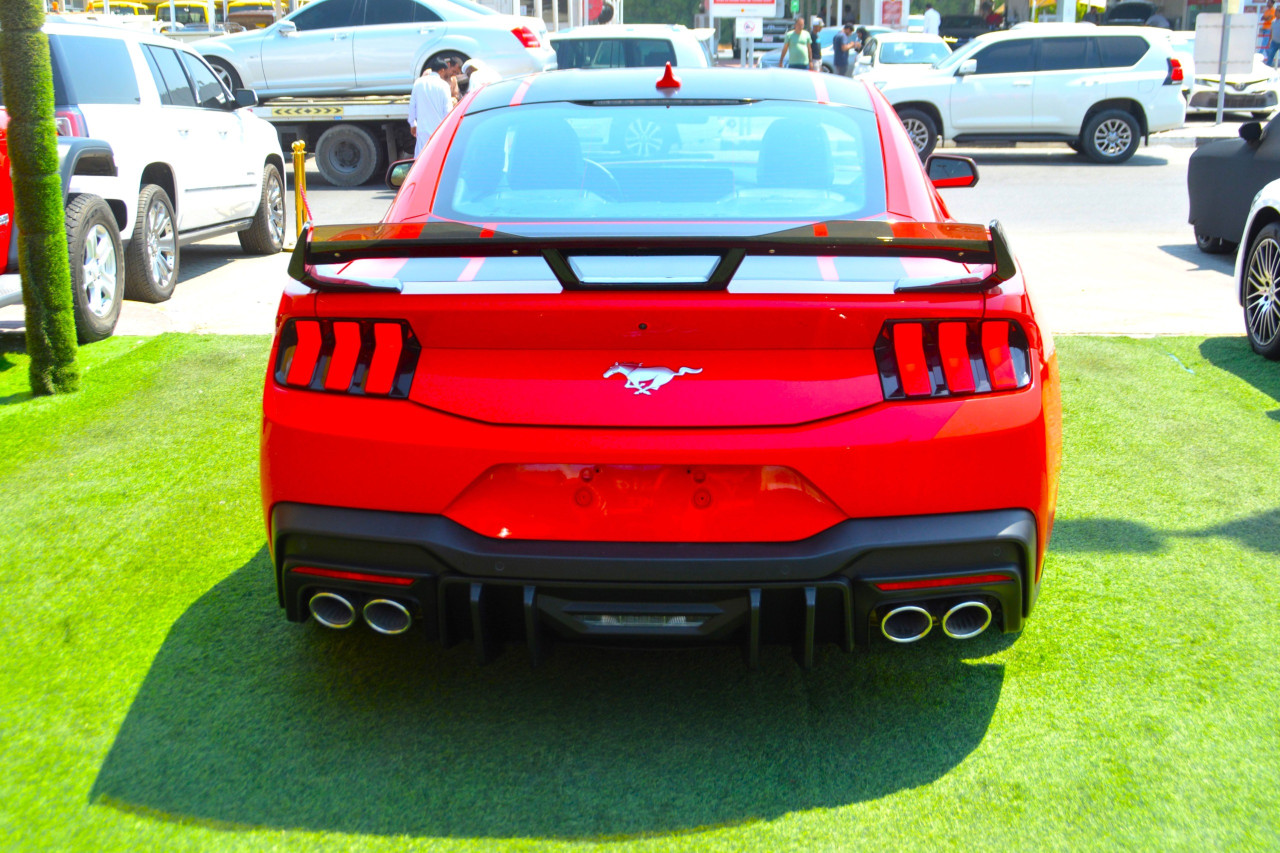 Ford Mustang - Image 10