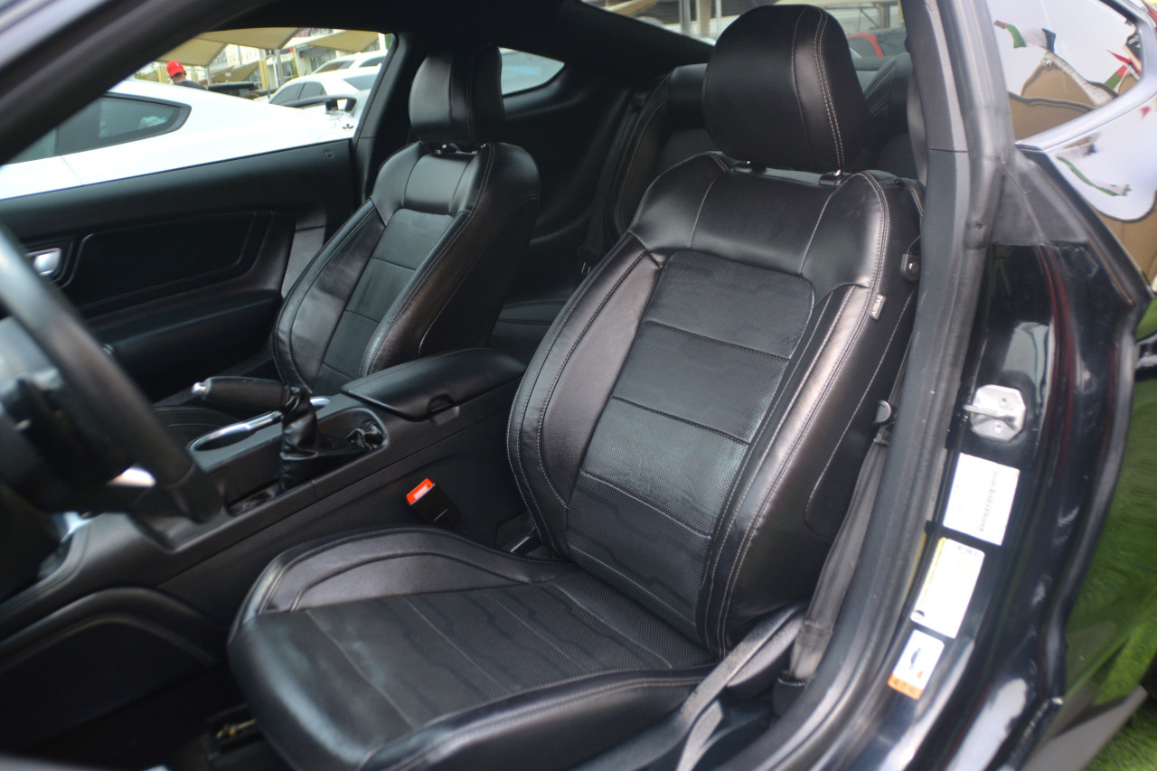 Ford Mustang - Image 9