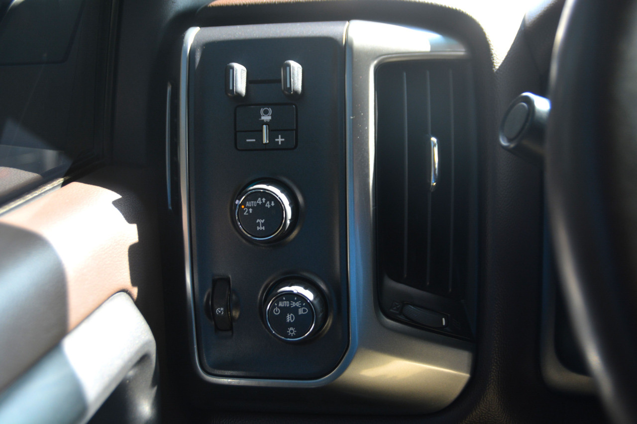 Chevrolet Silverado - Image 10