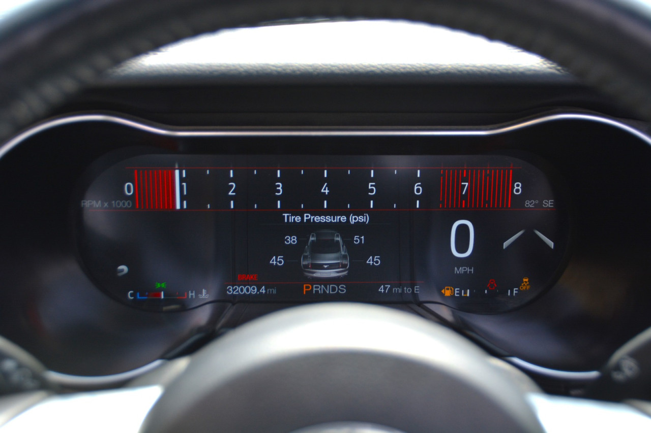 Ford Mustang - Image 4