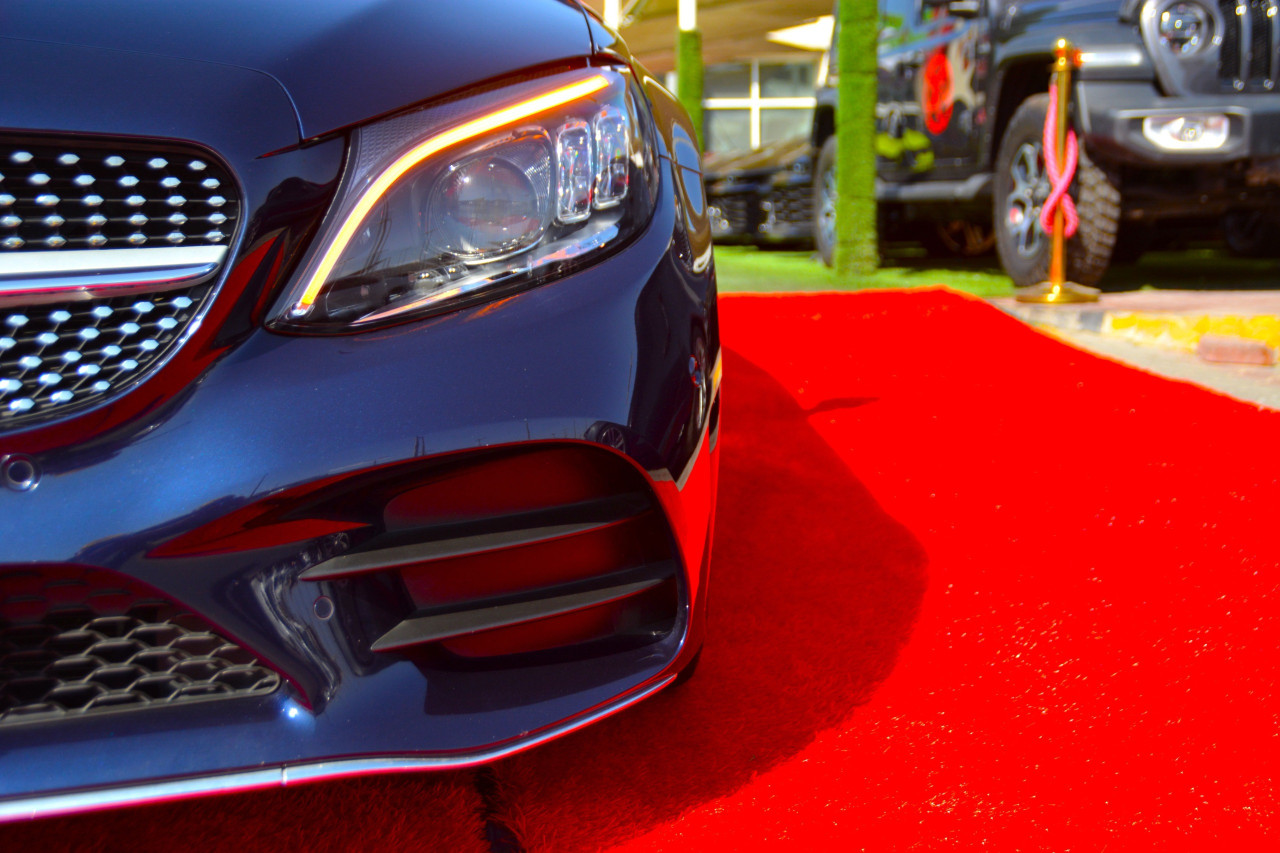 Mercedes Benz C-Class - Image 8