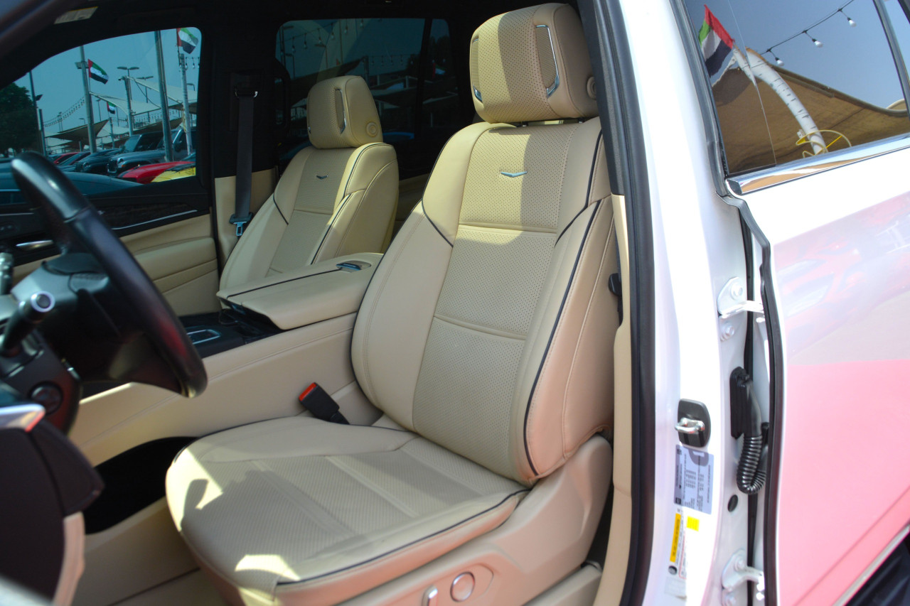 Cadillac Escalade - Image 10