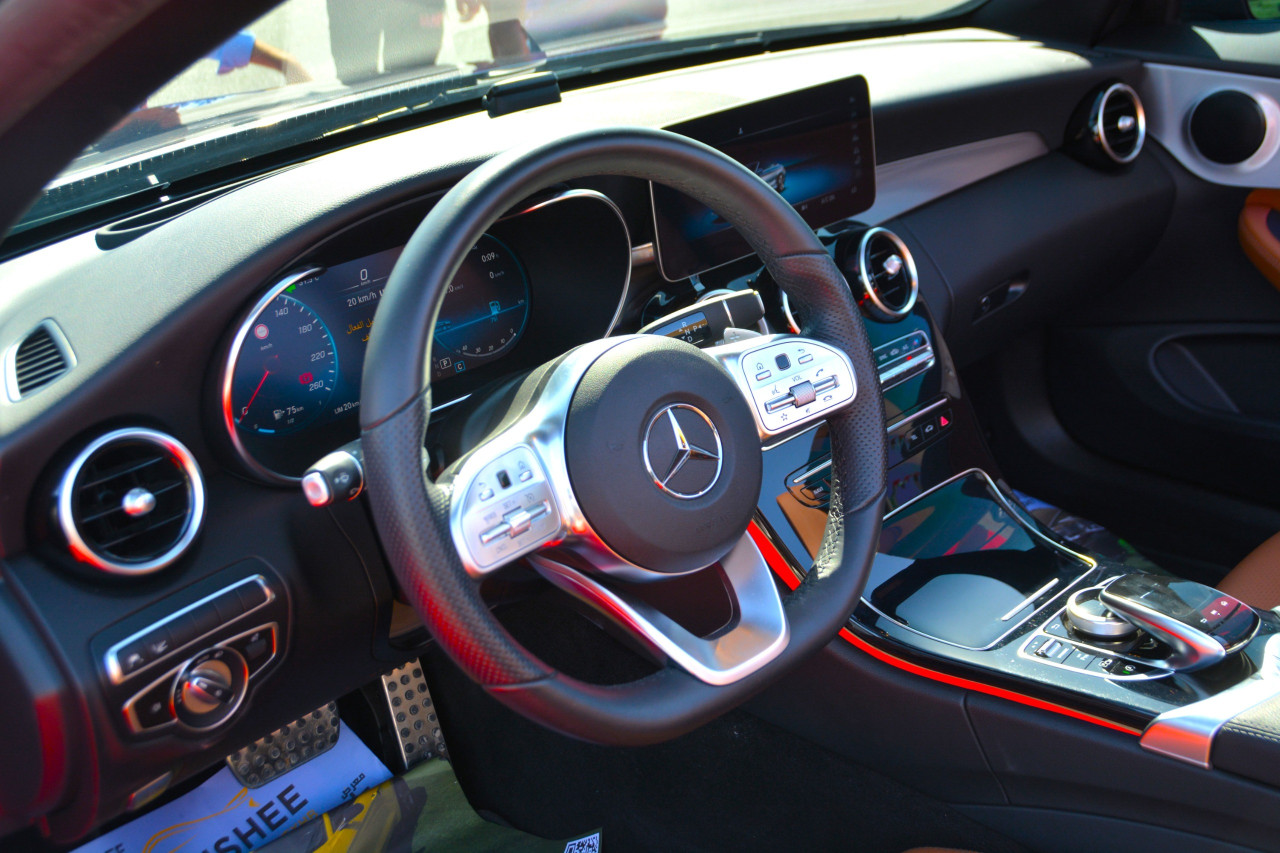 Mercedes Benz C-Class - Image 12