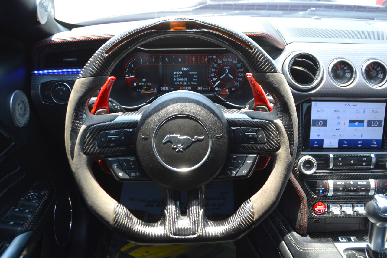 Ford Mustang - Image 10