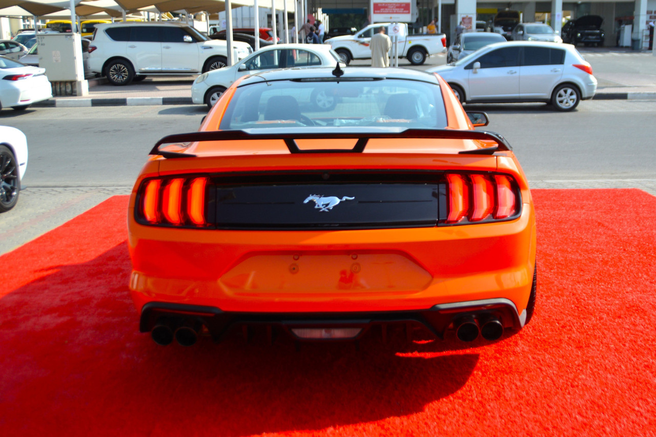 Ford Mustang - Image 8