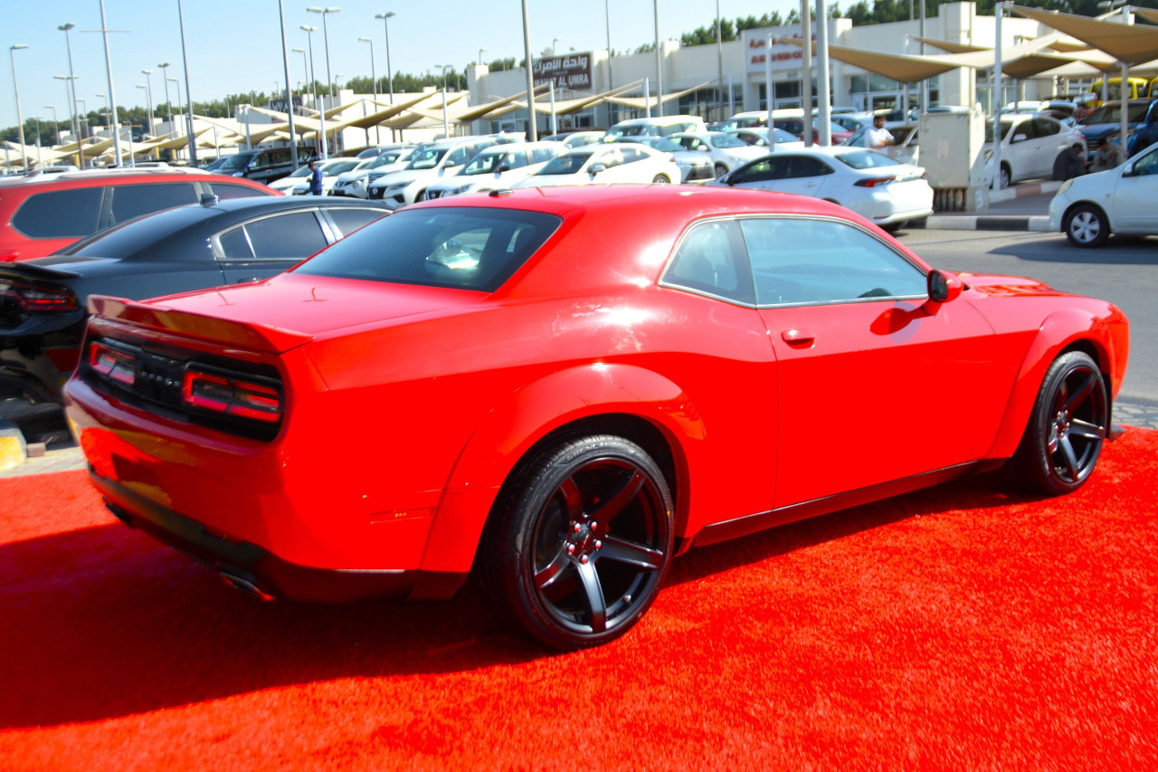 Dodge Challenger - Image 8