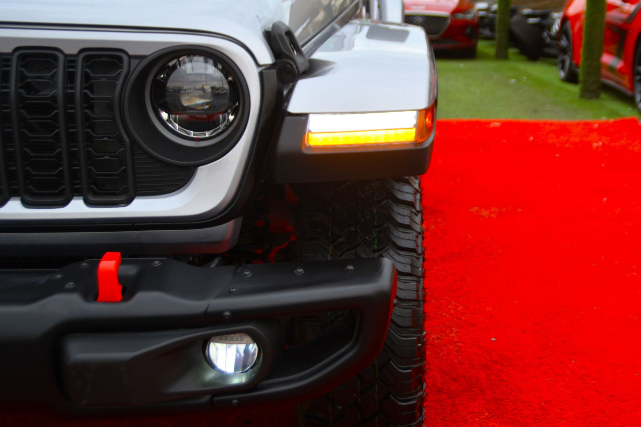 Jeep Wrangler - Image 8