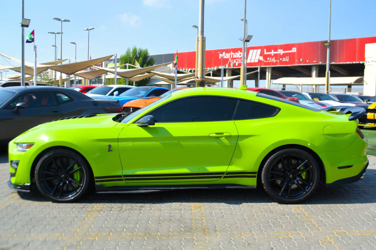 Ford Mustang - Image 12