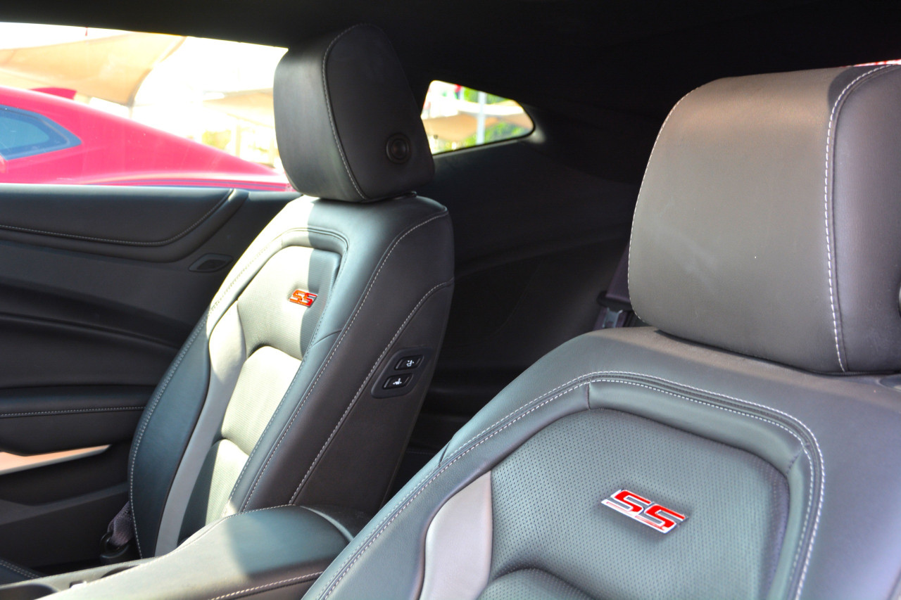 Chevrolet Camaro - Image 10