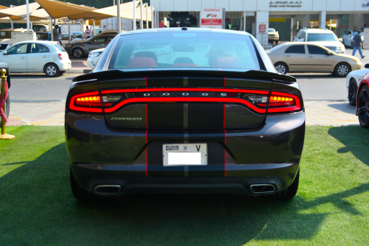 Dodge Charger - Image 8