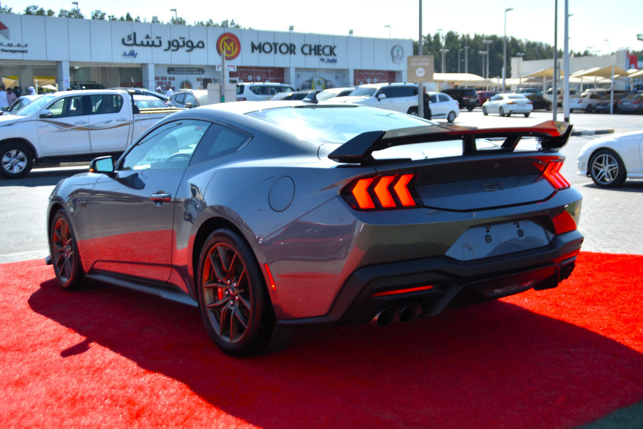 Ford Mustang - Image 7