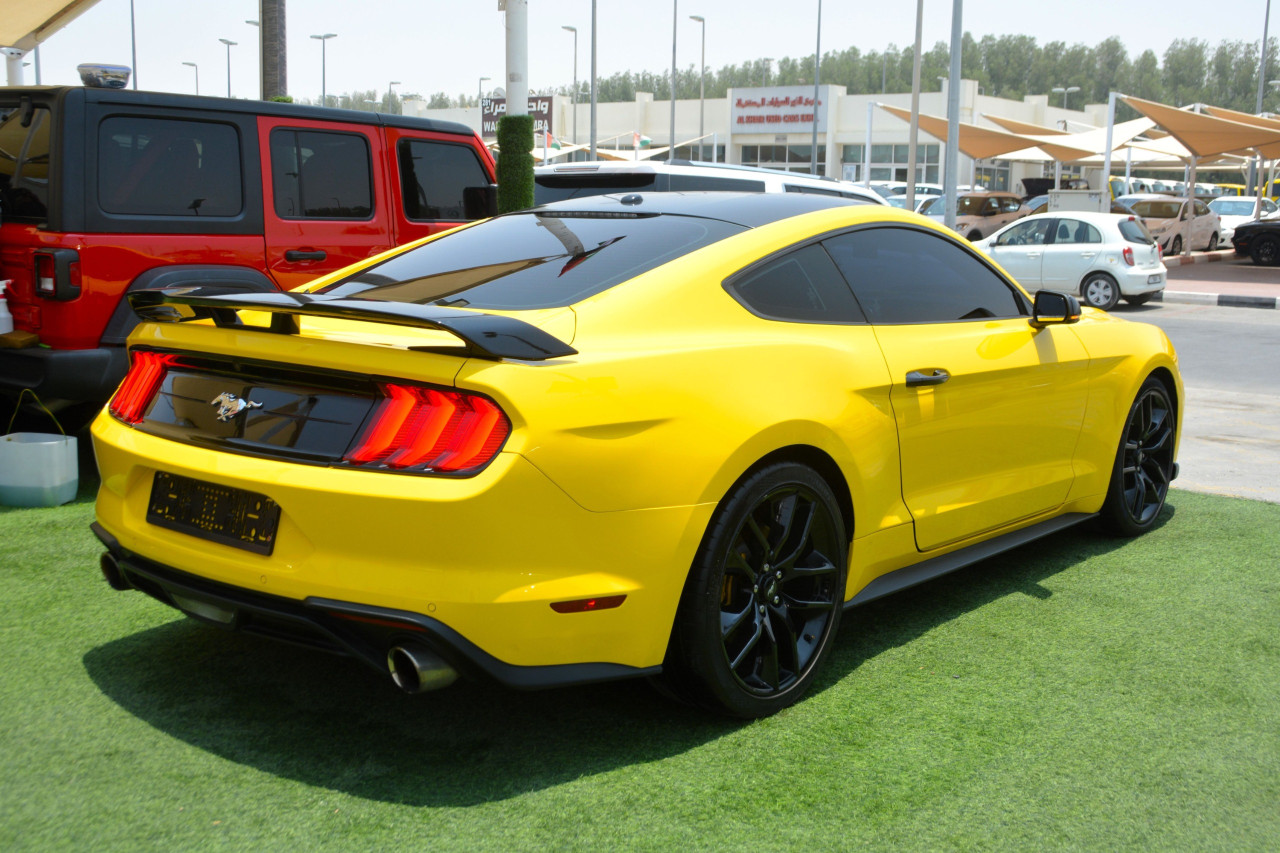 Ford Mustang - Image 8