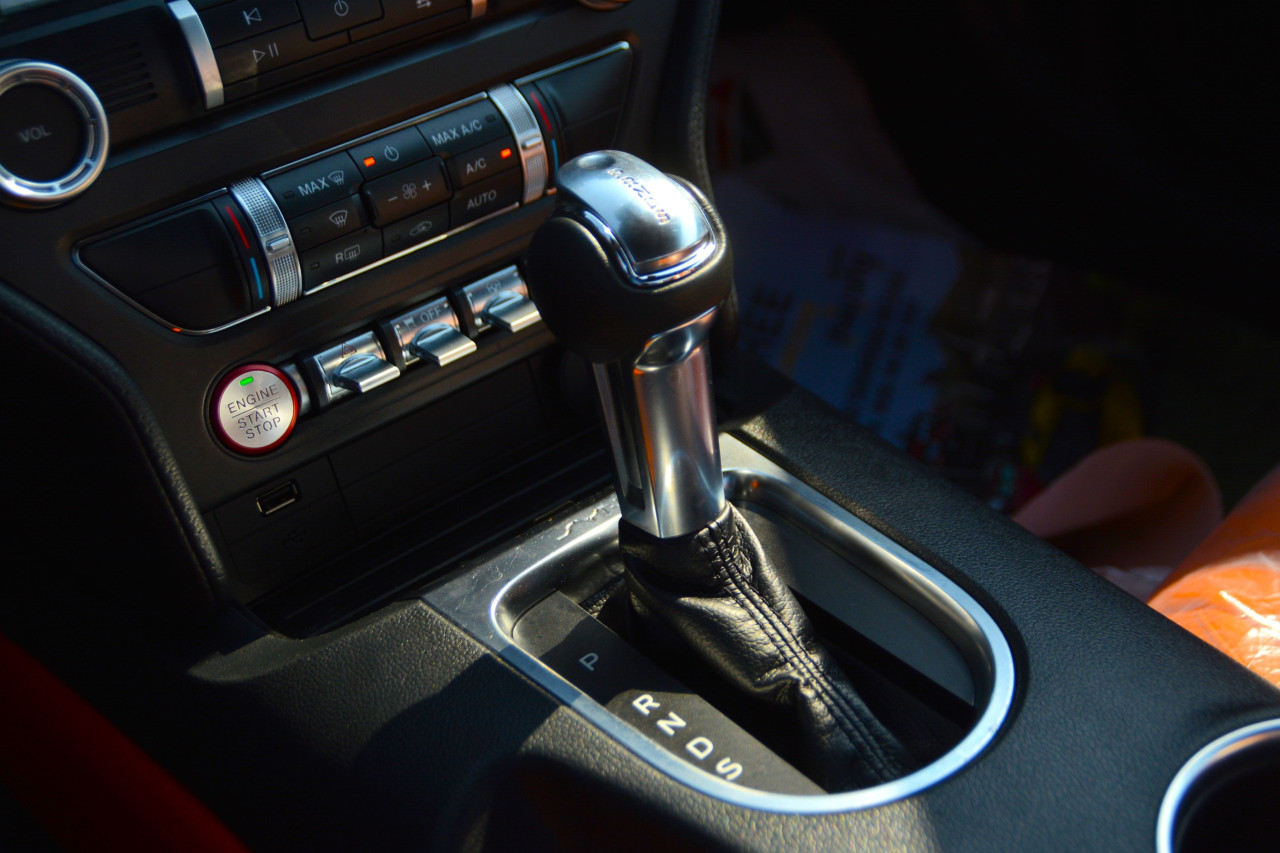 Ford Mustang - Image 12