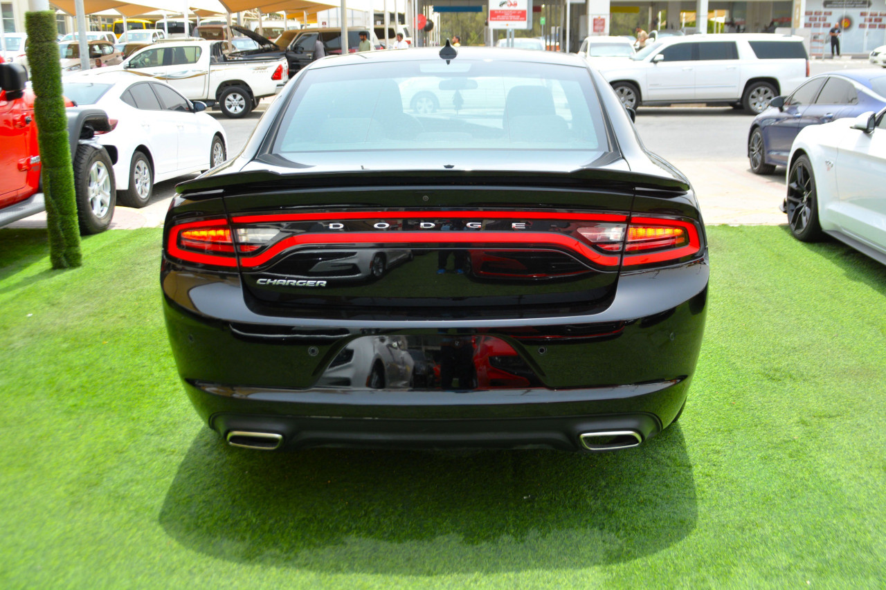 Dodge Charger - Image 8
