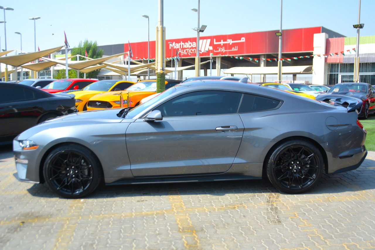 Ford Mustang - Image 11