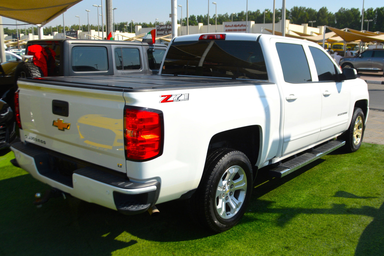 Chevrolet Silverado - Image 5