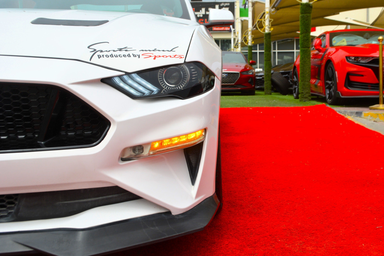 Ford Mustang - Image 10