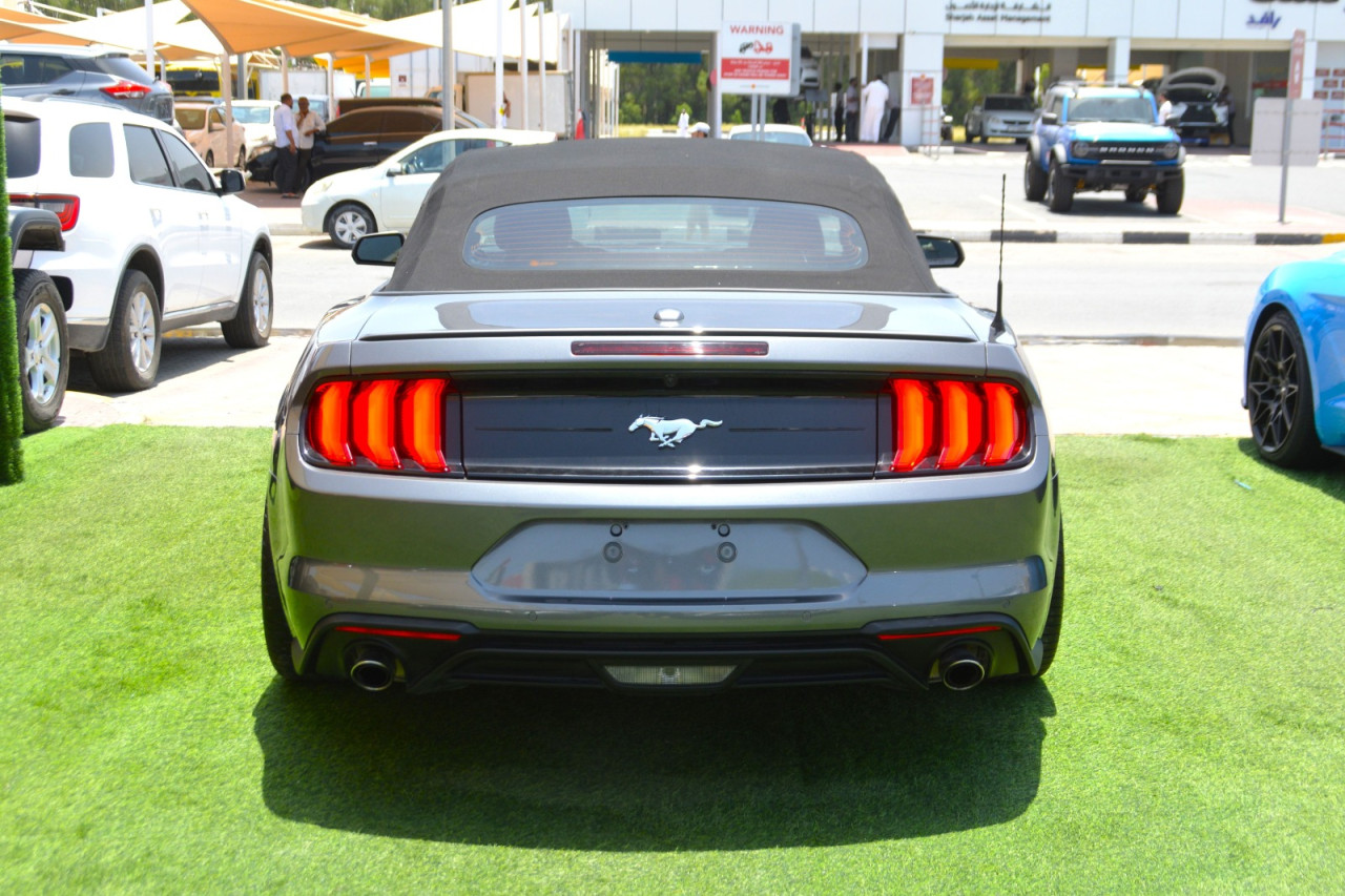 Ford Mustang - Image 8