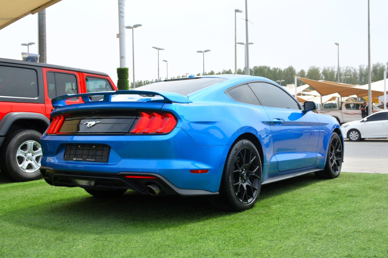 Ford Mustang - Image 6