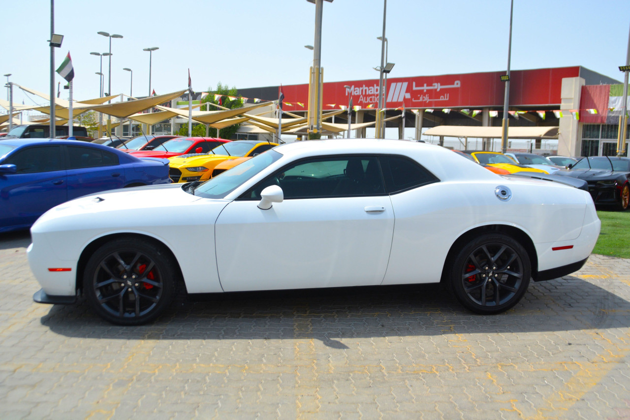 Dodge Challenger - Image 8