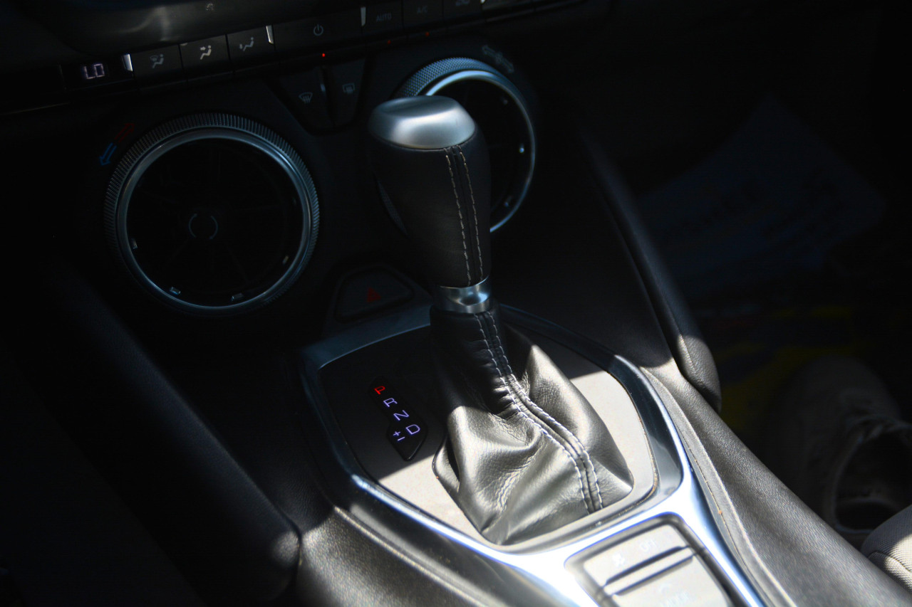 Chevrolet Camaro - Image 12