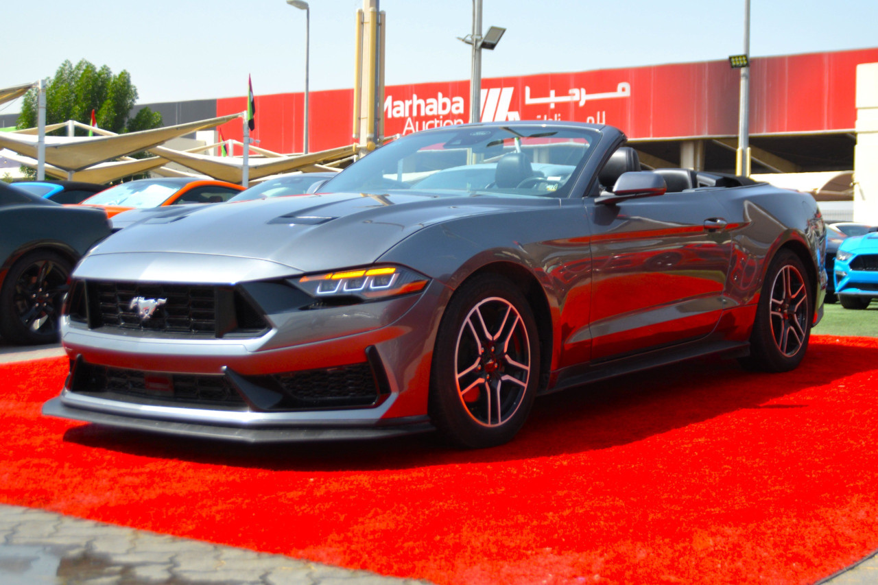 Ford Mustang - Image 4