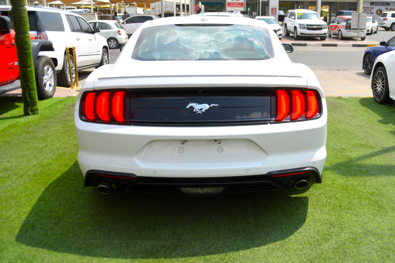 Ford Mustang - Image 8