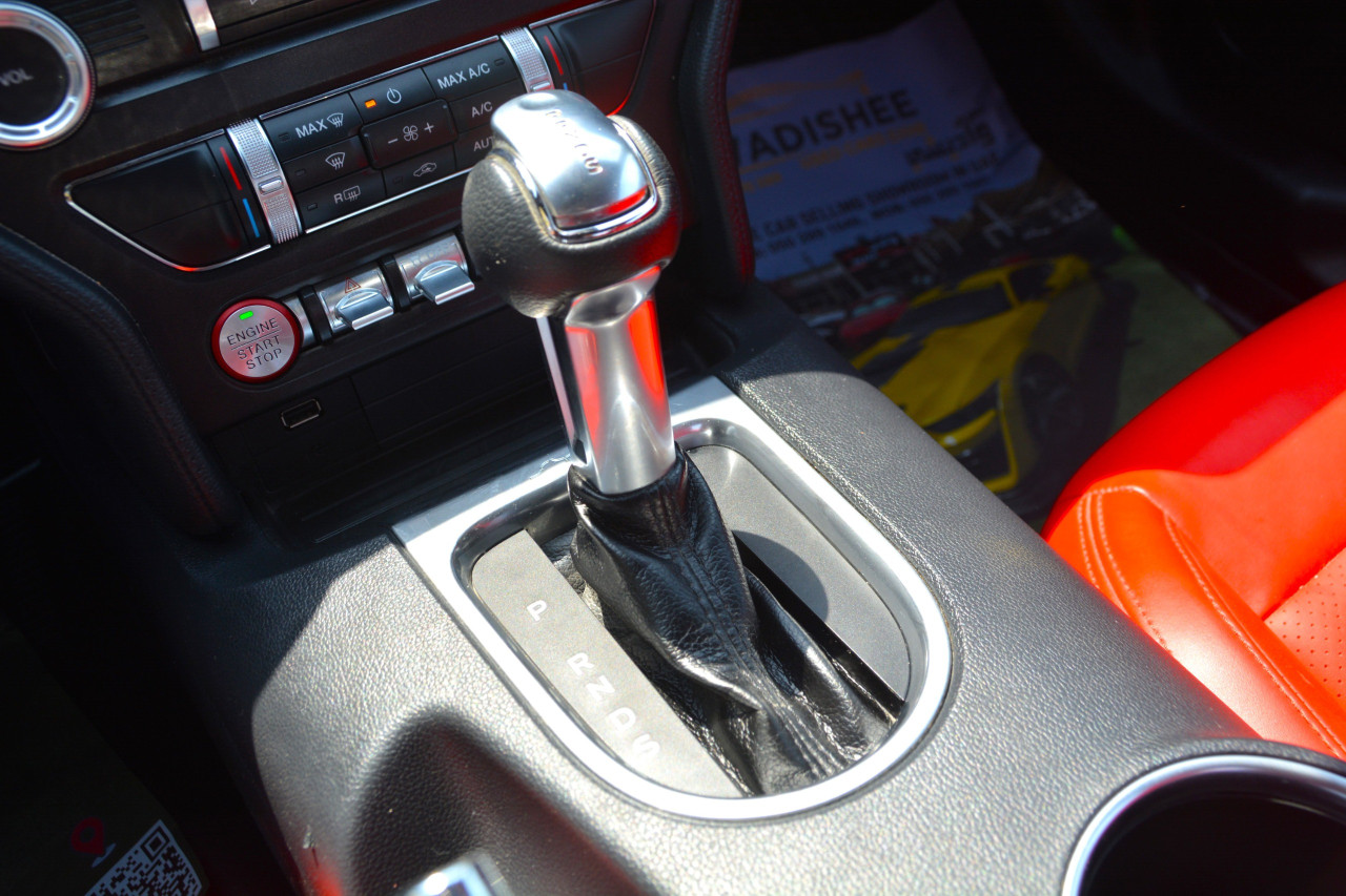 Ford Mustang - Image 6