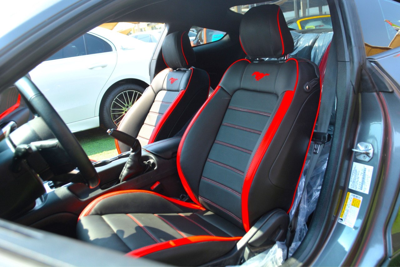 Ford Mustang - Image 9