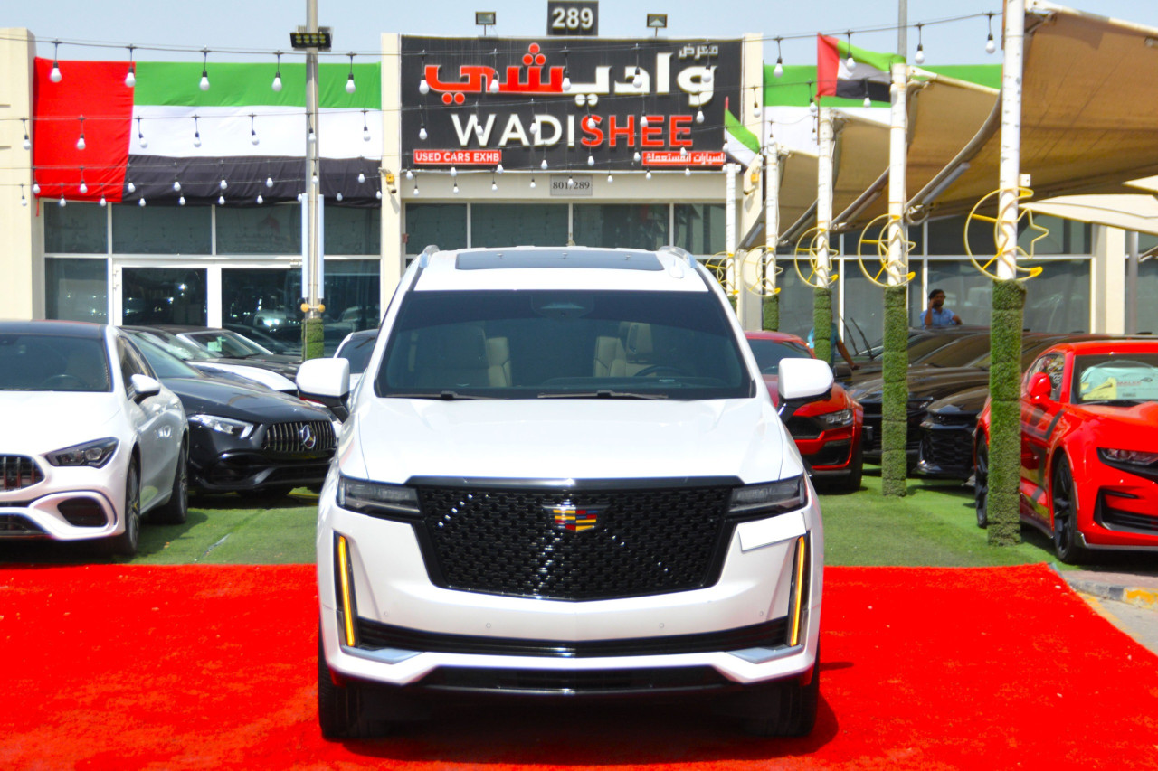 Cadillac Escalade - Image 2
