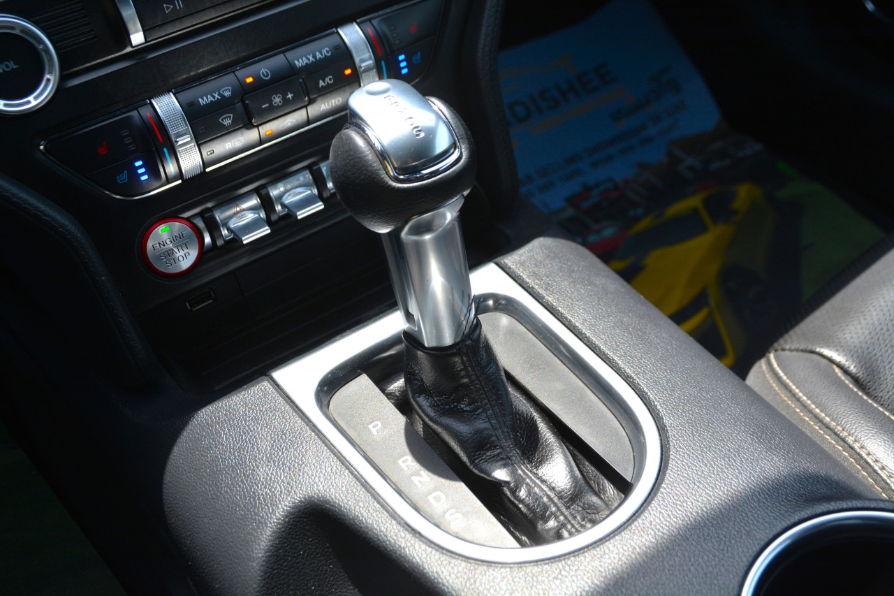 Ford Mustang - Image 10