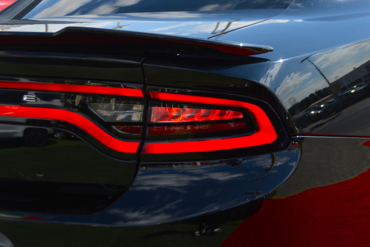 Dodge Charger - Image 11