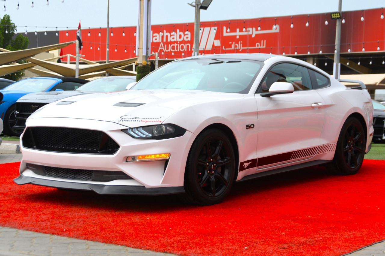 Ford Mustang - Image 6