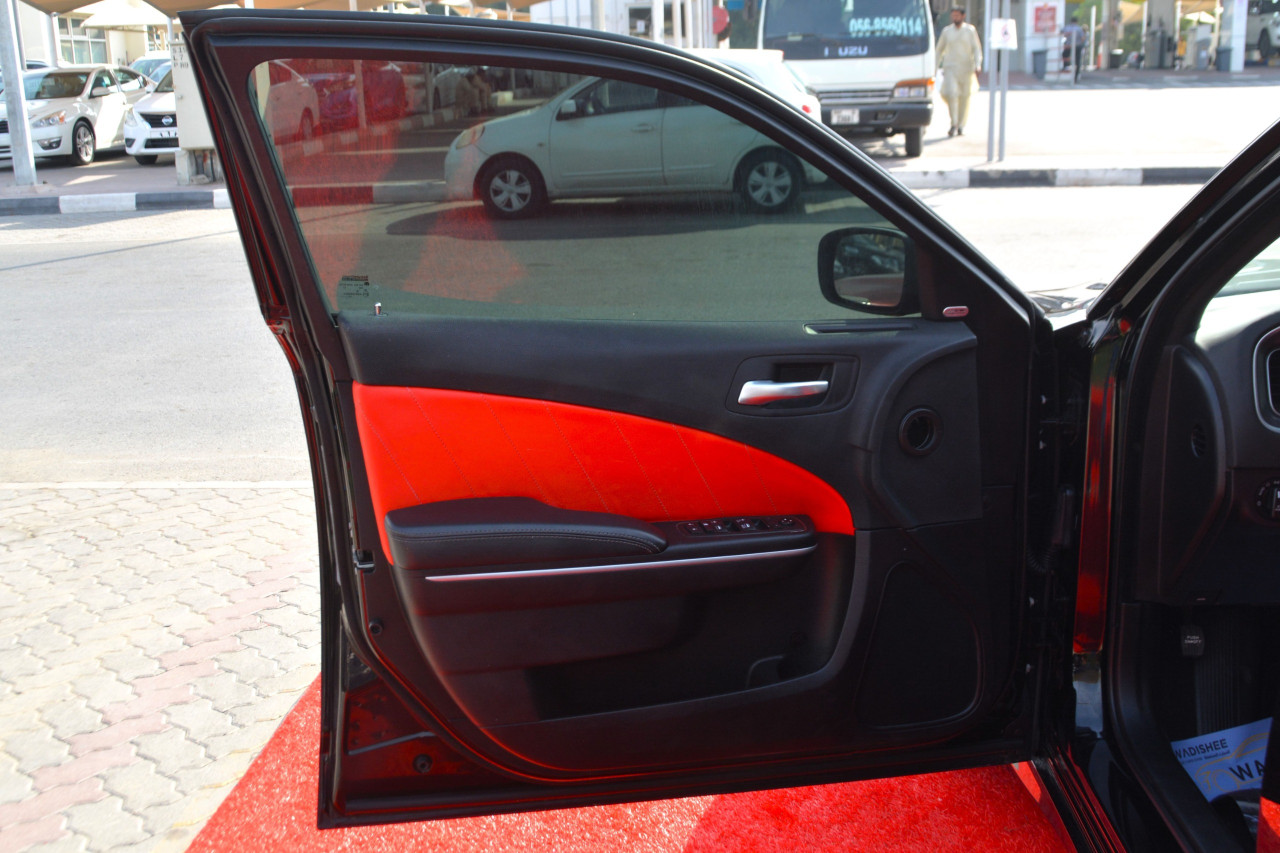 Dodge Charger - Image 11