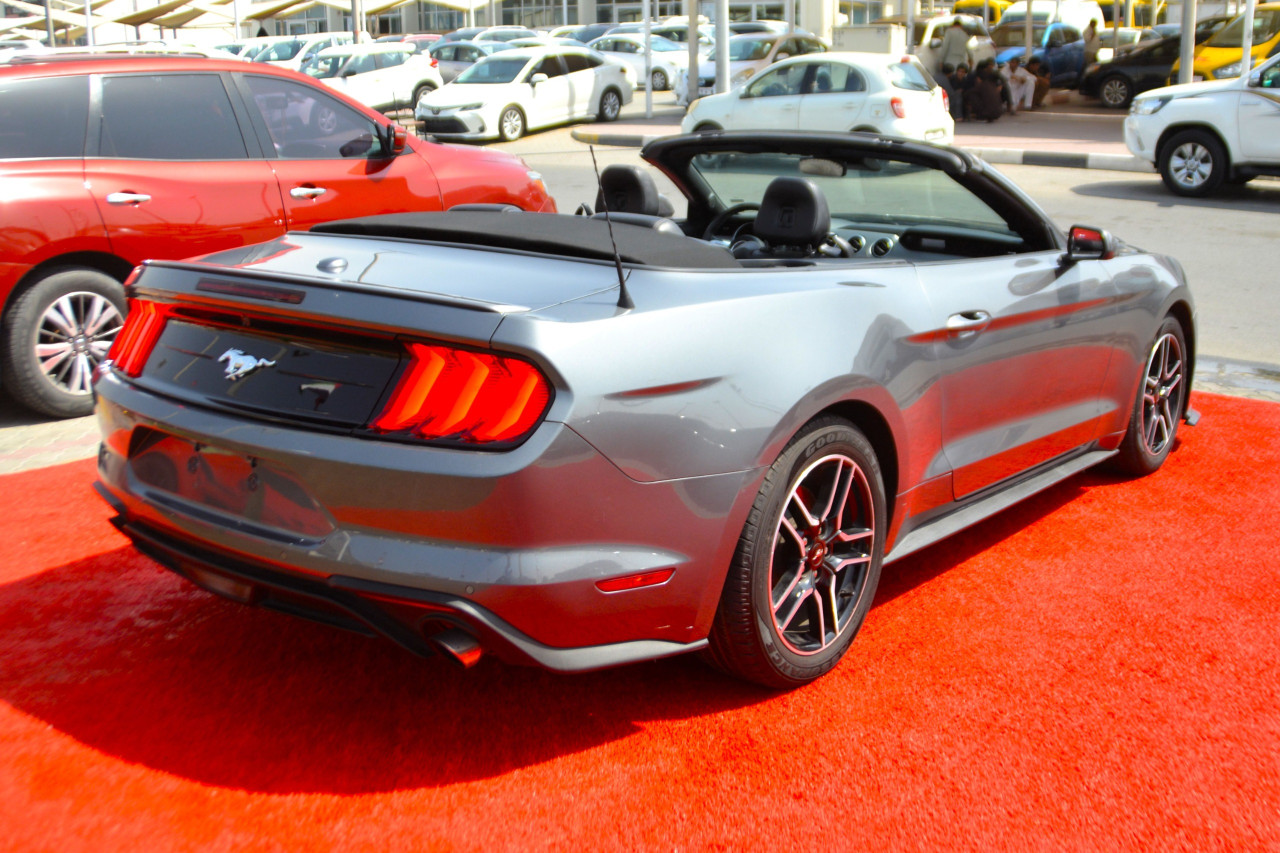 Ford Mustang - Image 8