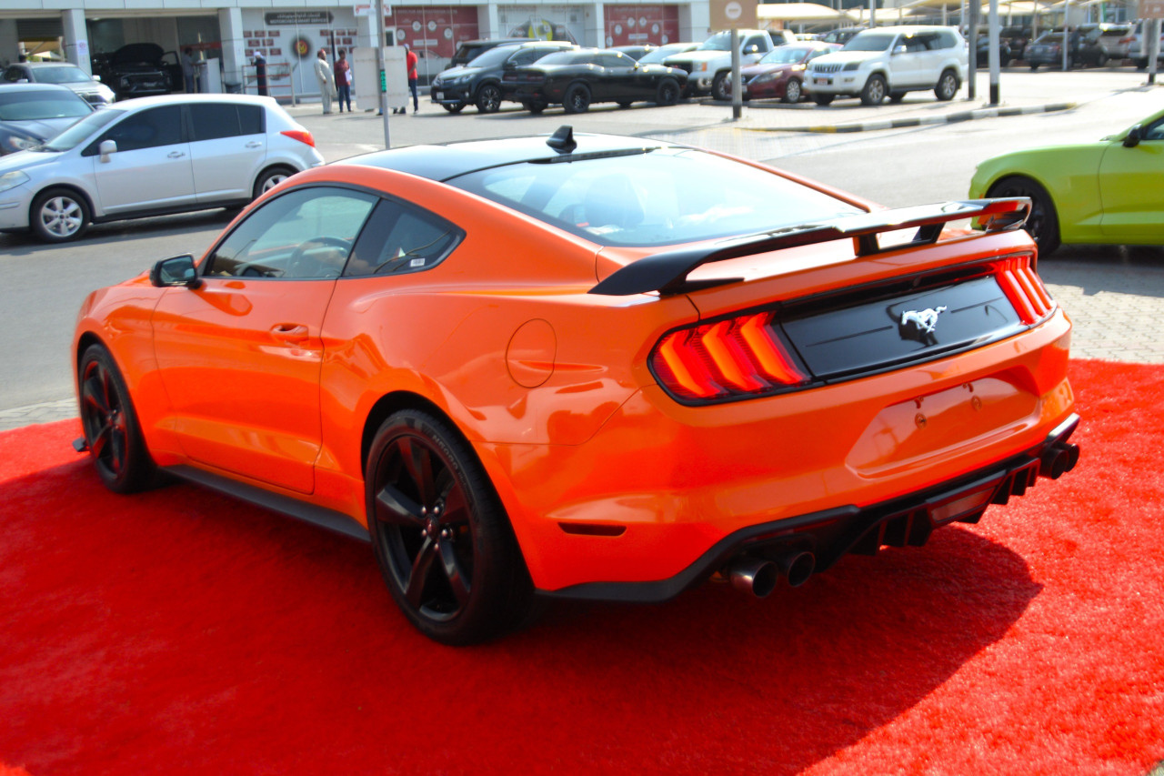 Ford Mustang - Image 6