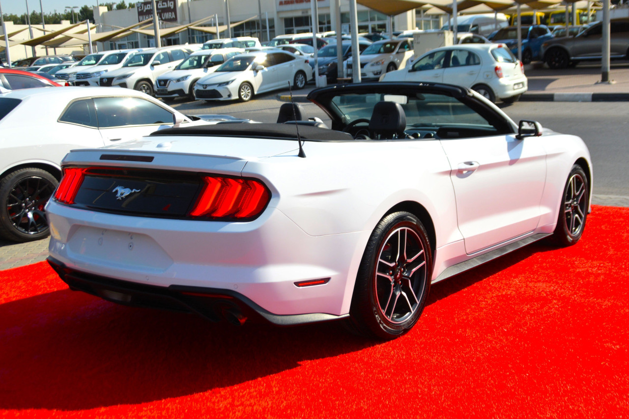 Ford Mustang - Image 5