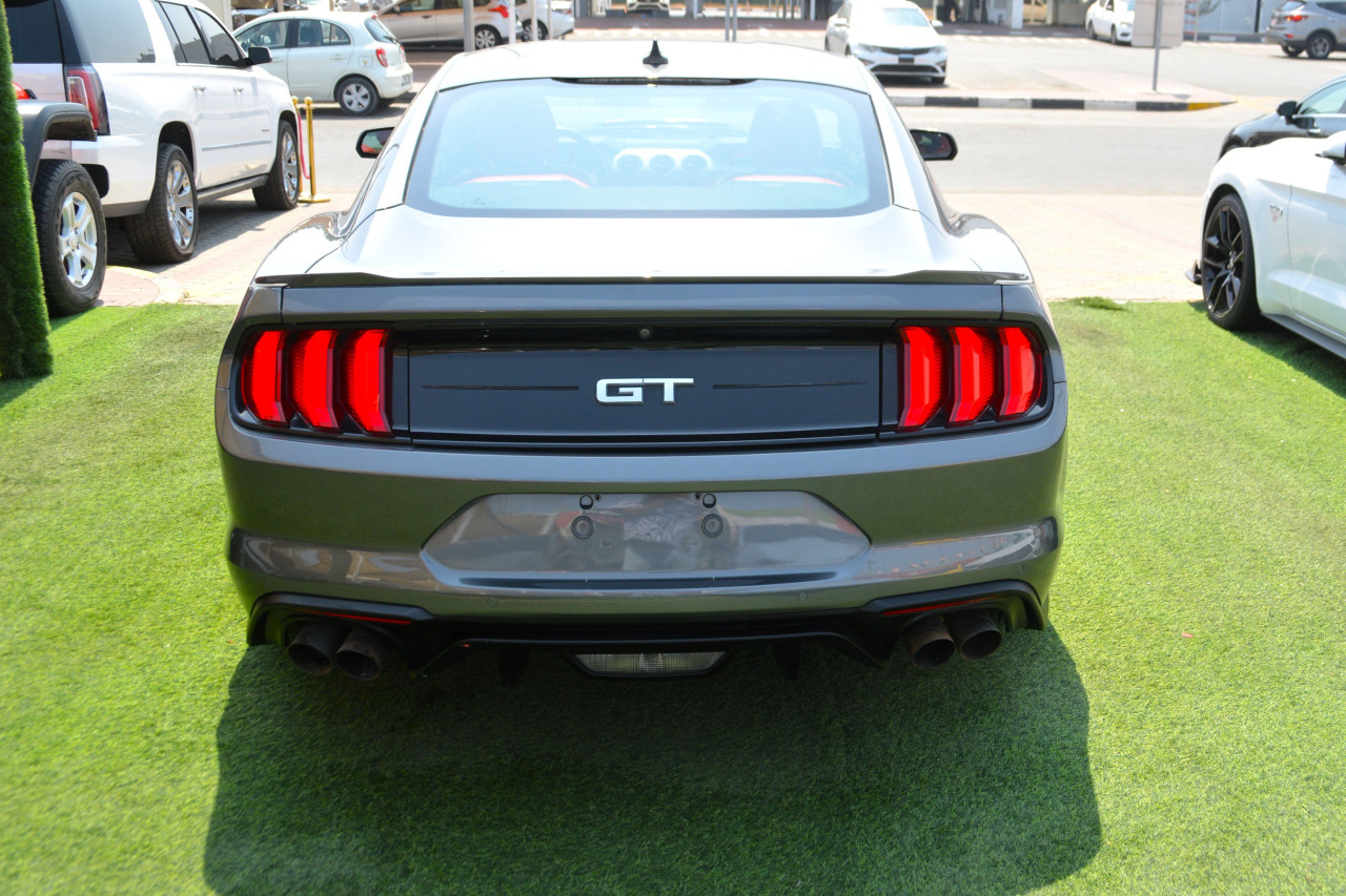 Ford Mustang - Image 7