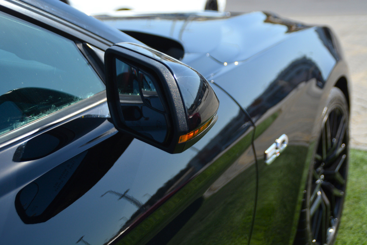 Ford Mustang - Image 10