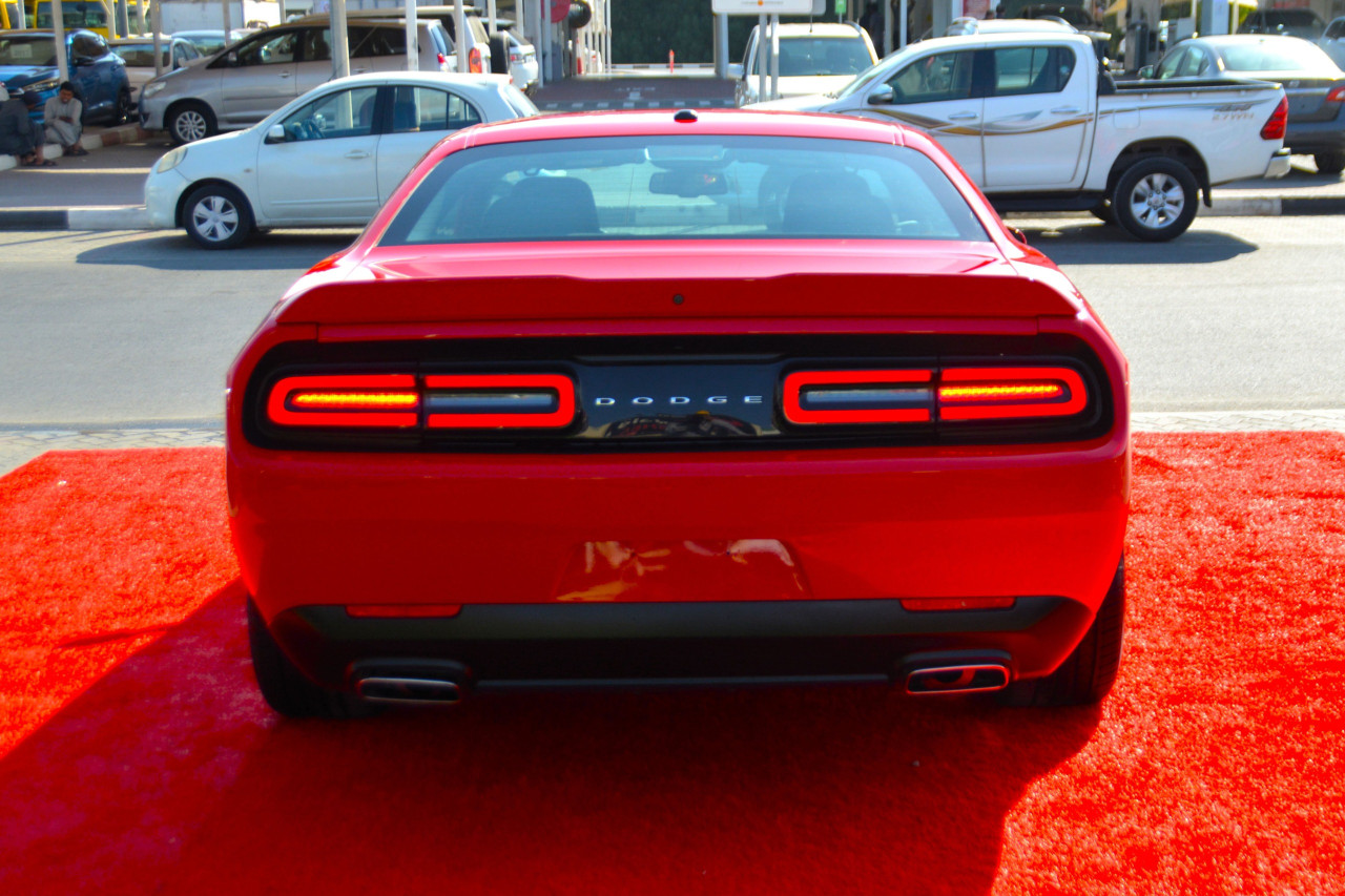 Dodge Challenger - Image 7
