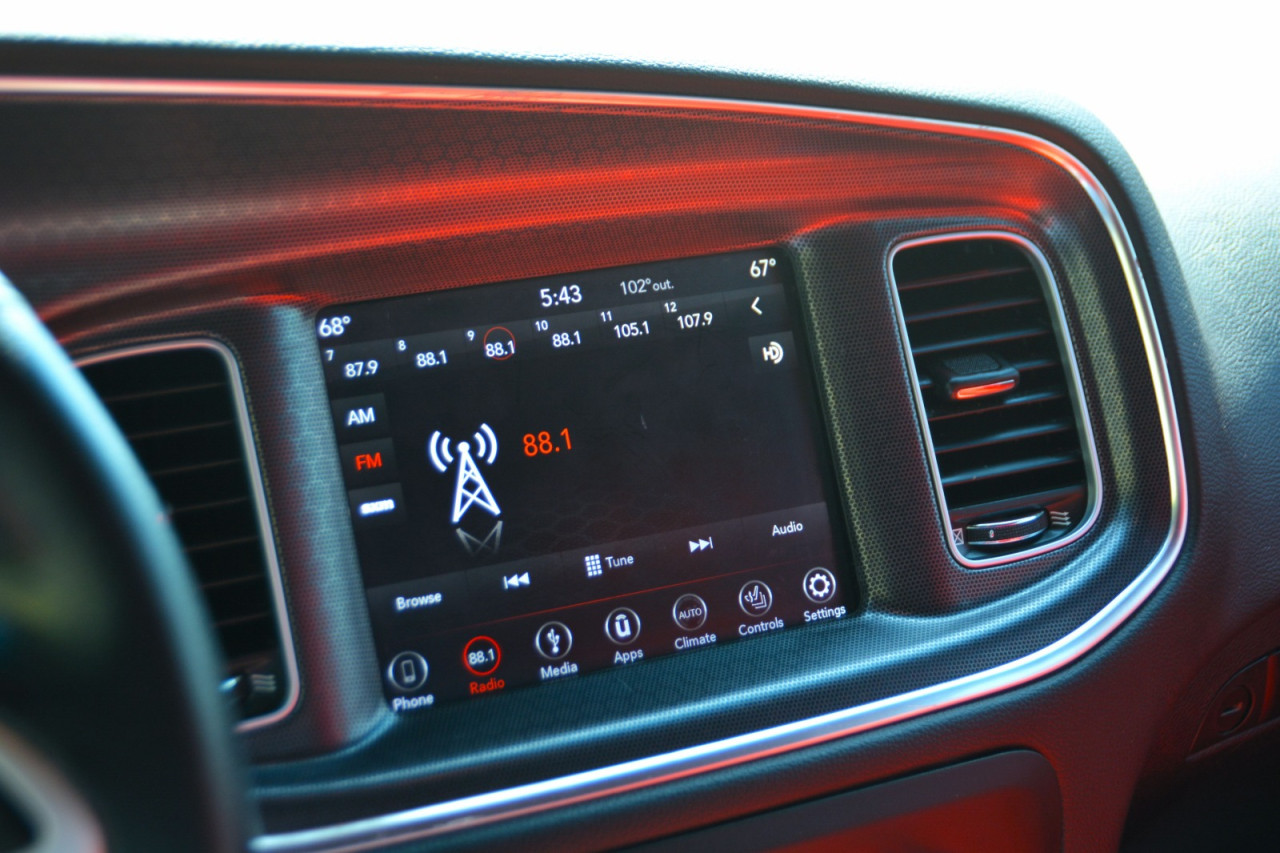 Dodge Charger - Image 8